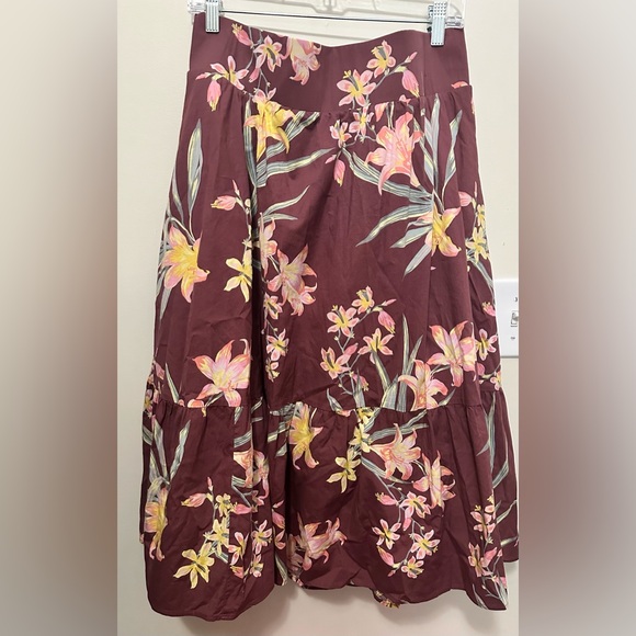Torrid Poplin Midi Tiered floral skirt size 4 (26/28) - Picture 2 of 7